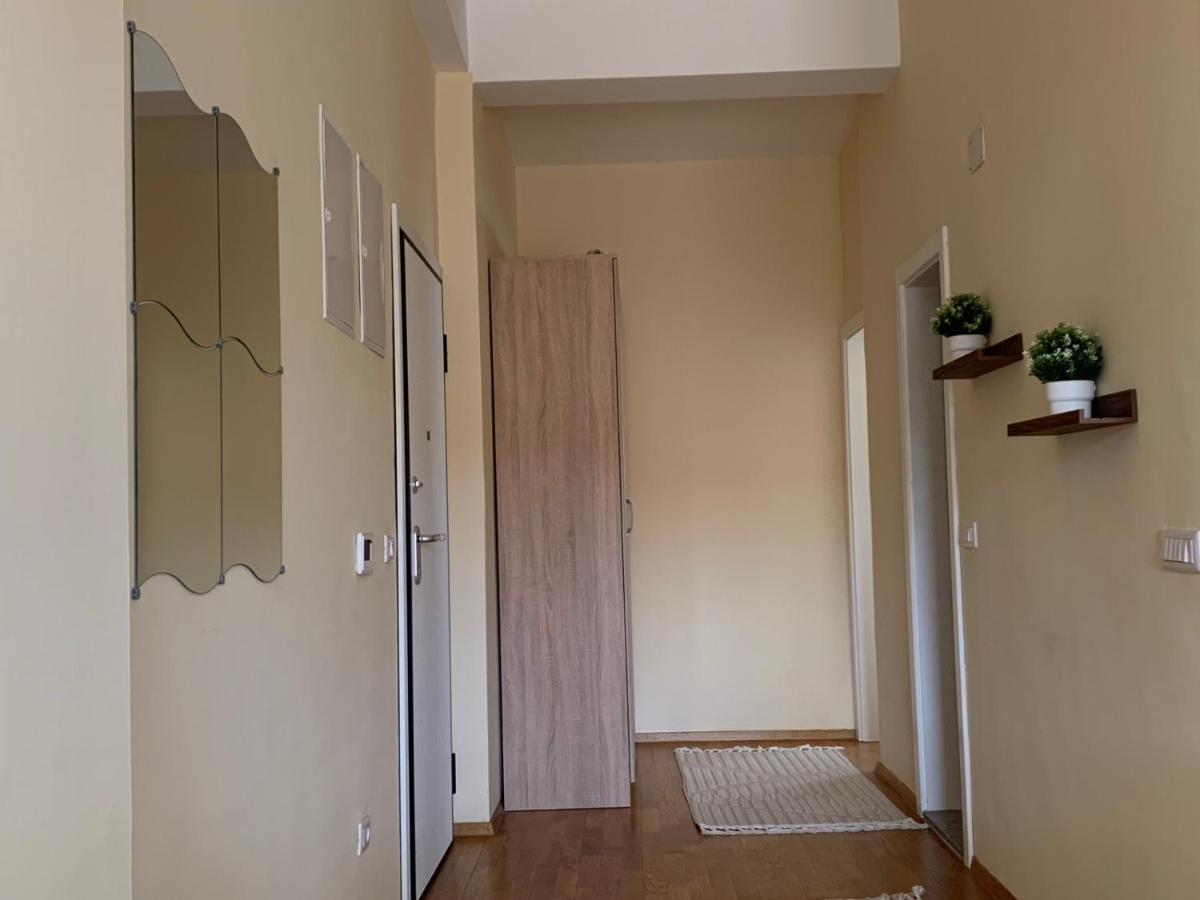 Bright Top Floor Apartment With Free Parking Skopje Extérieur photo