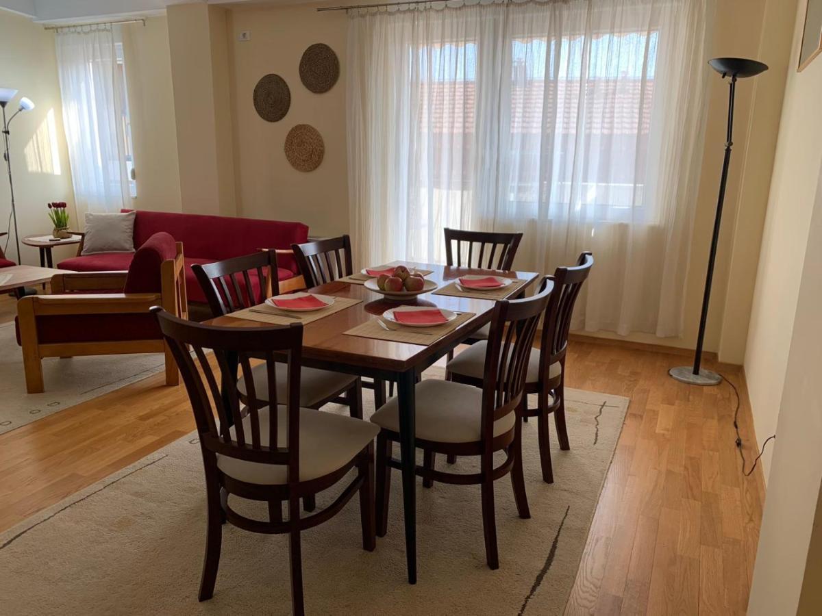 Bright Top Floor Apartment With Free Parking Skopje Extérieur photo