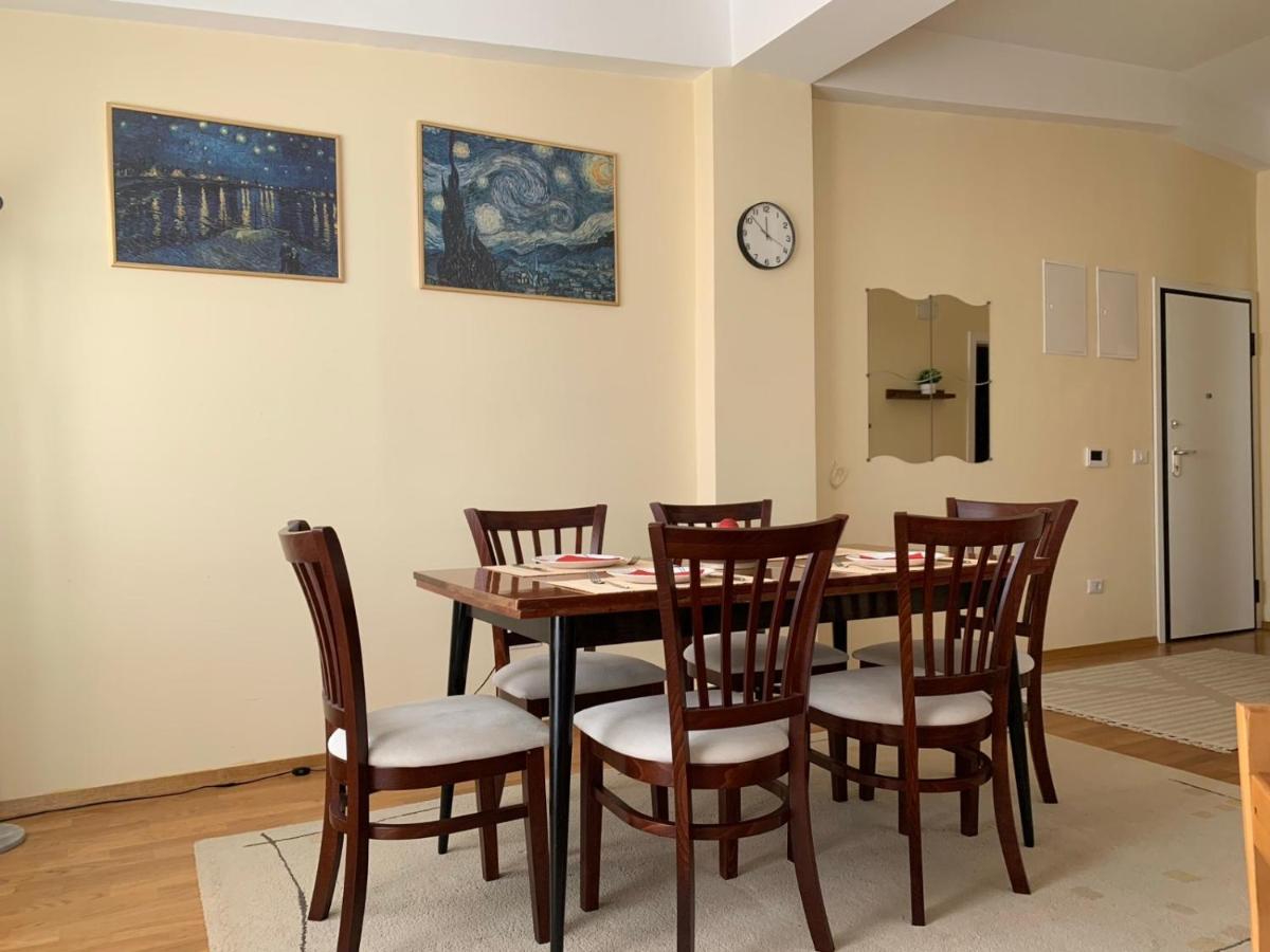 Bright Top Floor Apartment With Free Parking Skopje Extérieur photo