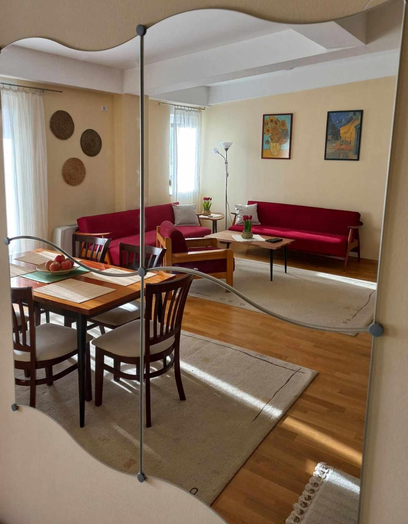 Bright Top Floor Apartment With Free Parking Skopje Extérieur photo