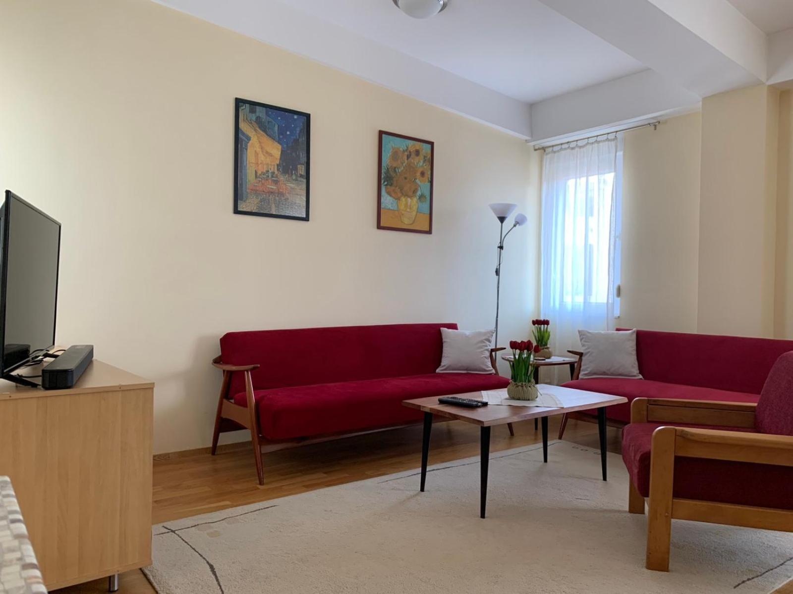 Bright Top Floor Apartment With Free Parking Skopje Extérieur photo
